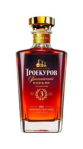 Коньяк Российский Троекуров 3 года 40% 0.5л