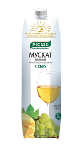 Вино Picnic Мускат нежный белое ординарное сладкое 10-12% 1л