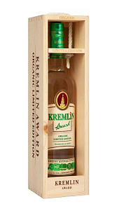 Водка Kremlin Aword Organic Edition в подарочной упаковке 40% 0,7л
