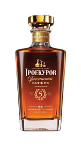 Коньяк Российский Троекуров 5 лет 40% 0.5л